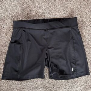 L - Peak Performance Trinity Dress shorts